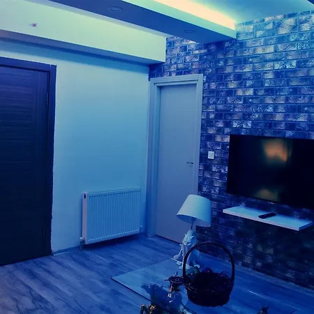 Hera Suites Apartment *