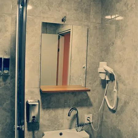 Hera Suites *