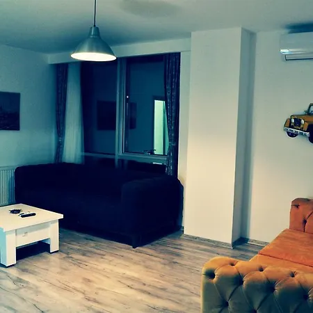 Hera Suites *