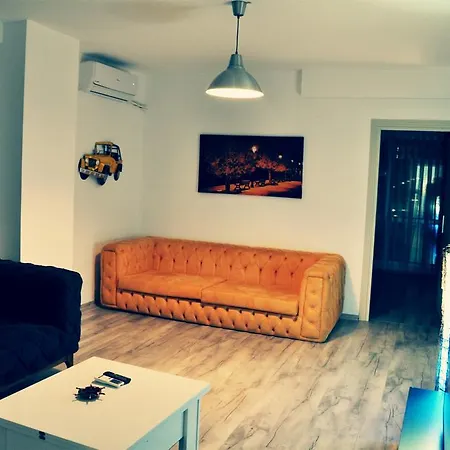 Hera Suites Apartment *