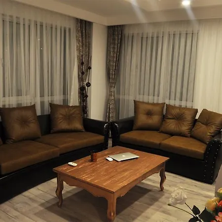 Hera Suites *