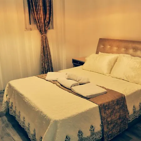 Hera Suites *
